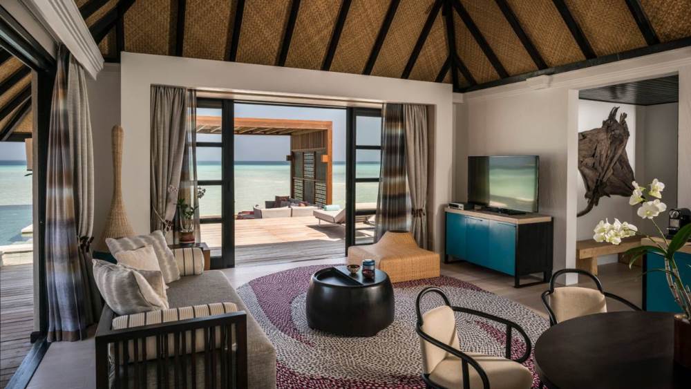 content/hotel/Four Seasons Kuda Huraa/Accommodation/Sunset 2 Bedroom Water Suite/FSKudaHuraa-Acc-Sunset2BWaterSuite-07.jpg